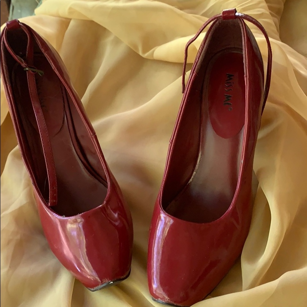 Ladies heels size 8
